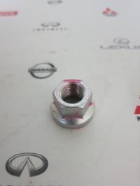 гайка крепления сходразвального рычага V80. 90# MITSUBISHI - запчасть для MITSUBISHI PAJERO 4